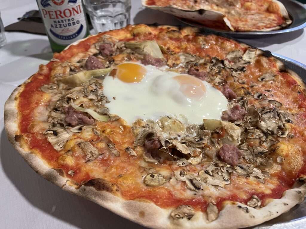 Pizza Capricciosaの写真