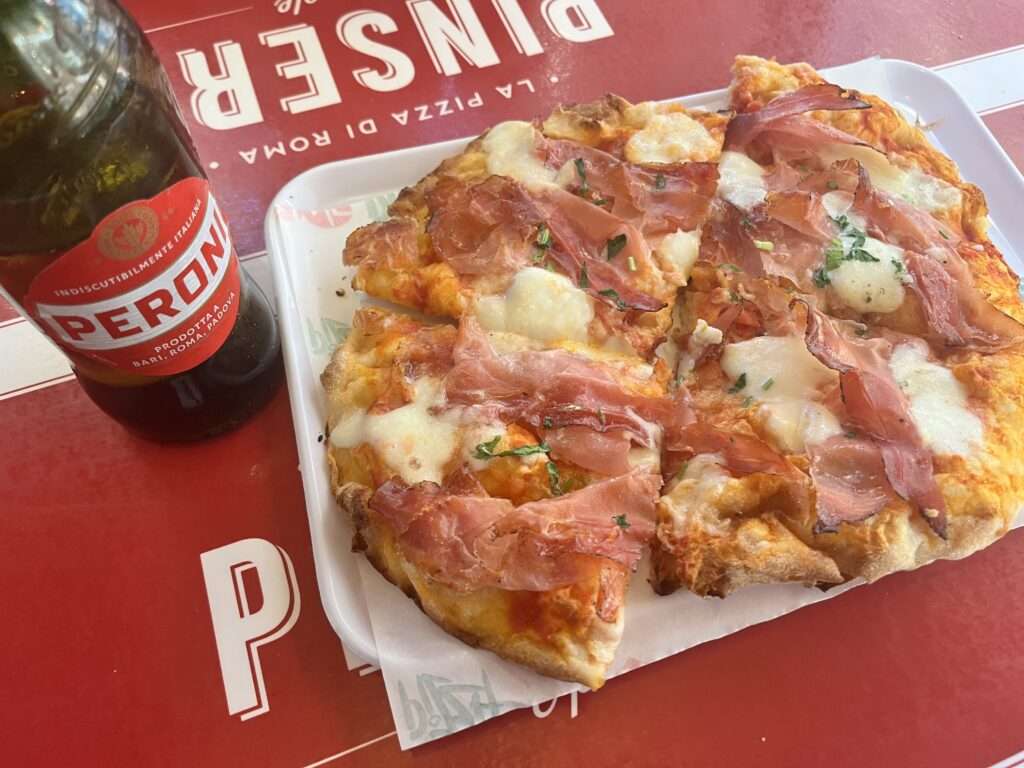 ローマ風ピザ、Pinsereのピザの画像
