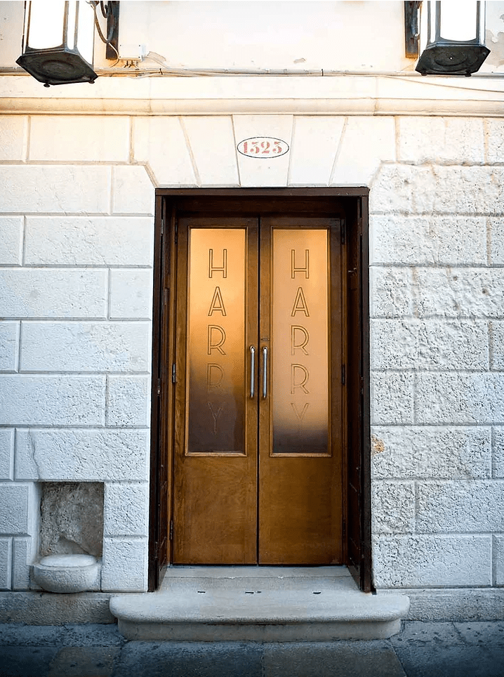 Visiting Harry's Bar Venice: Bellini, Prices & What to Expect