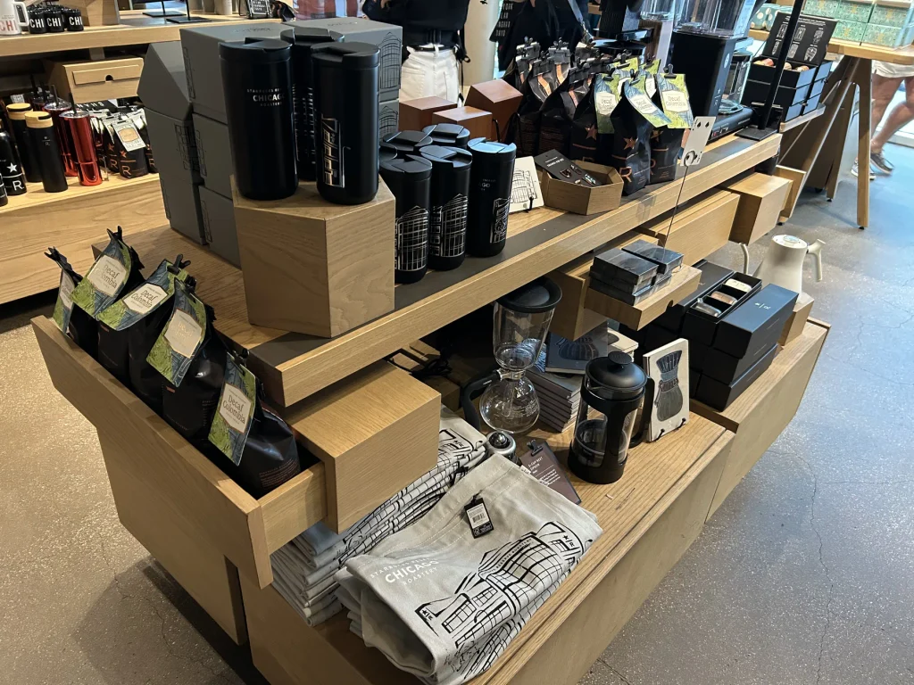 スターバックス・リザーブ・ロースタリー・シカゴ1階のグッズ売り場
